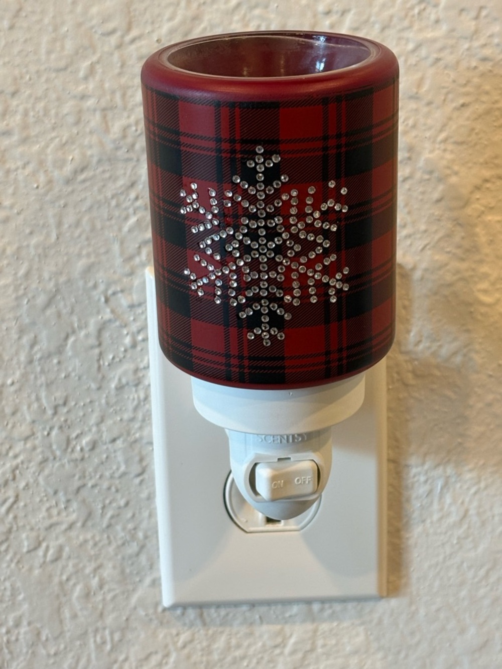 Scentsy Plug In Warmer Frosted Flannel Snowflake Retired